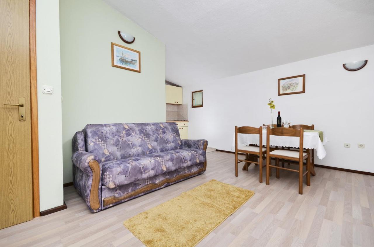 Family Friendly Apartments With A Swimming Pool Baska Voda, Makarska - 12442 ภายนอก รูปภาพ