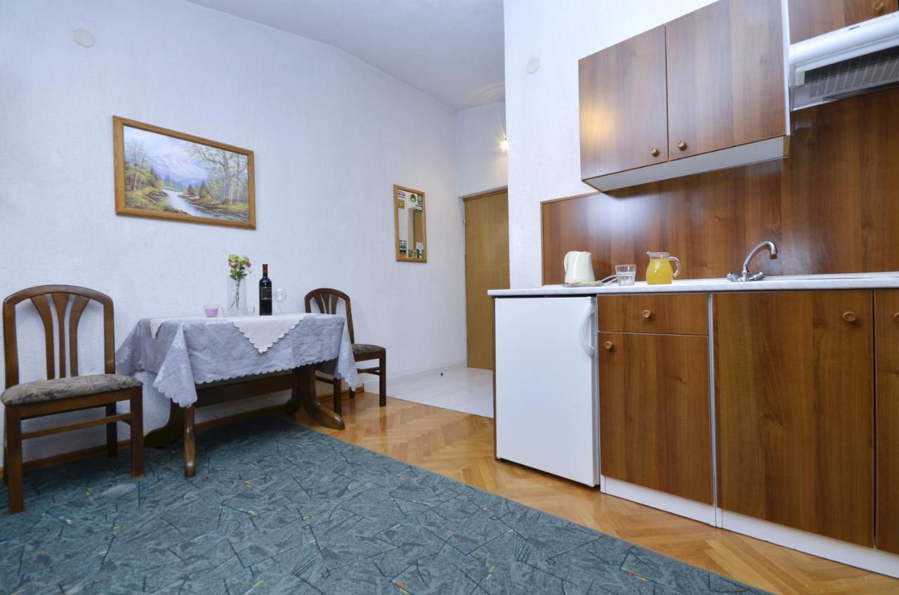 Family Friendly Apartments With A Swimming Pool Baska Voda, Makarska - 12442 ภายนอก รูปภาพ