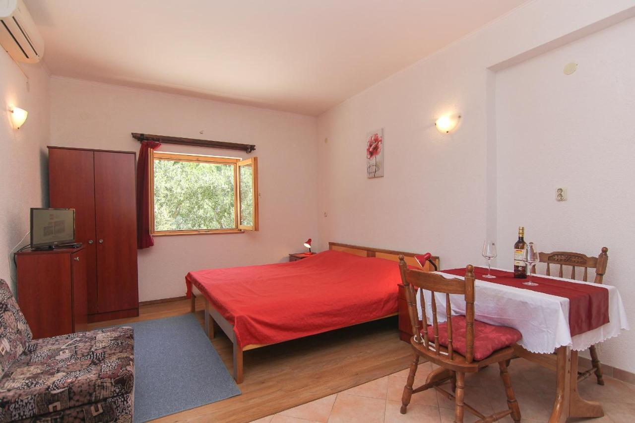 Family Friendly Apartments With A Swimming Pool Baska Voda, Makarska - 12442 ภายนอก รูปภาพ